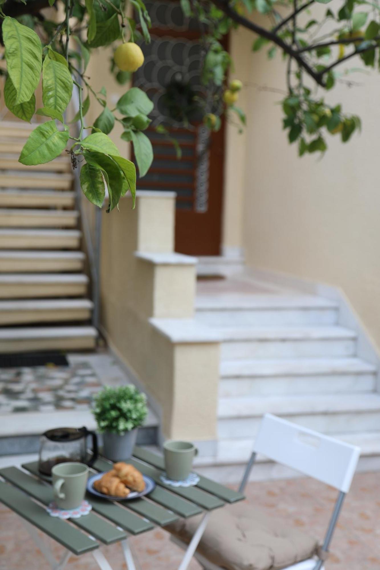 Lemon Treehouse Alimos Ferienhaus